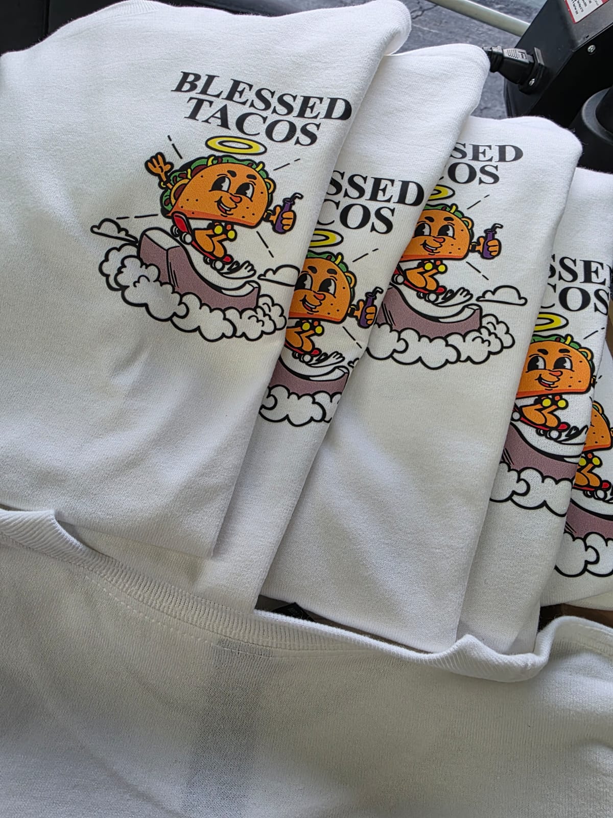 Camisetas personalizadas con logo impreso